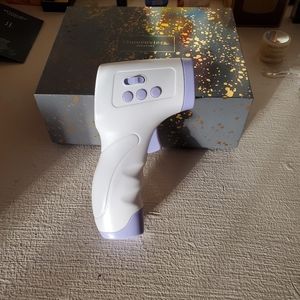 Non-Contact Thermometer NWOB